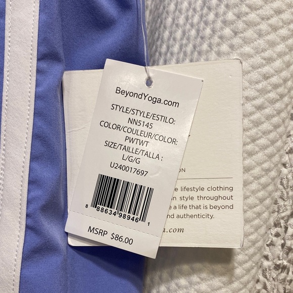 Go Retro Short in Periwinkle Cloud & True White
Beyond Yoga - Picture 5 of 11